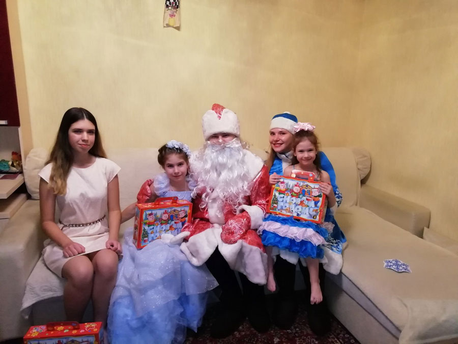 Новогодние поздравления многодетным семьям