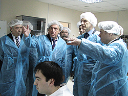 Новосибирский виварий посетила правительственная делегация