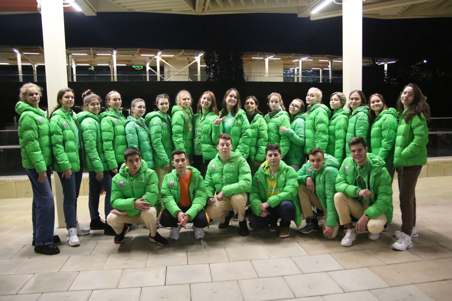 Смена растет