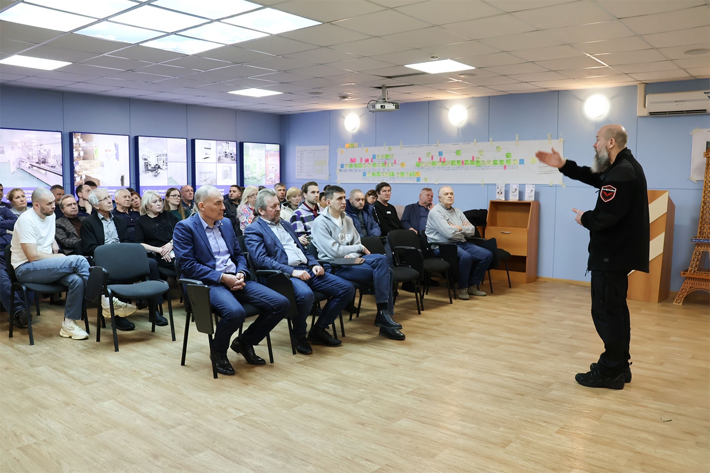 Олег Колесников – встреча с коллективом